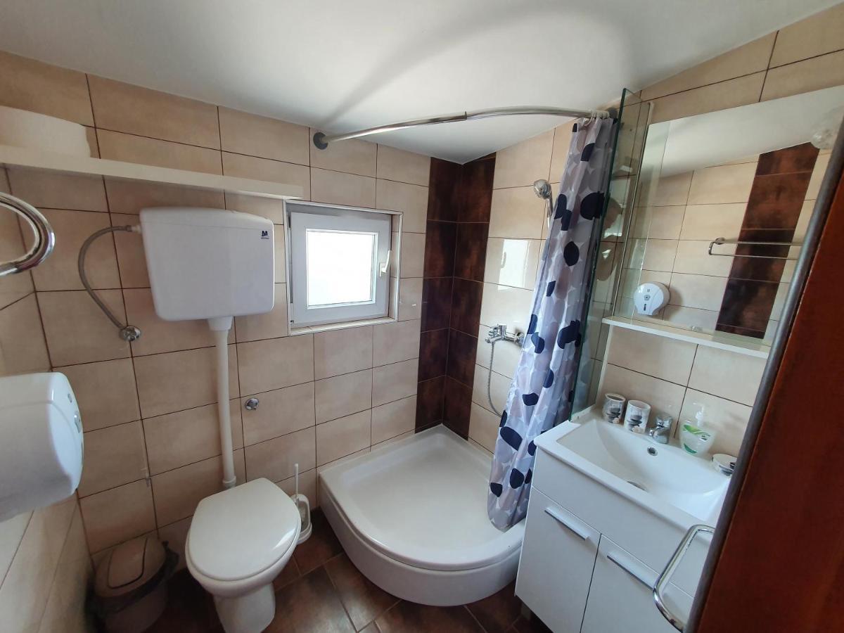 Apartmani Deak Vir Esterno foto