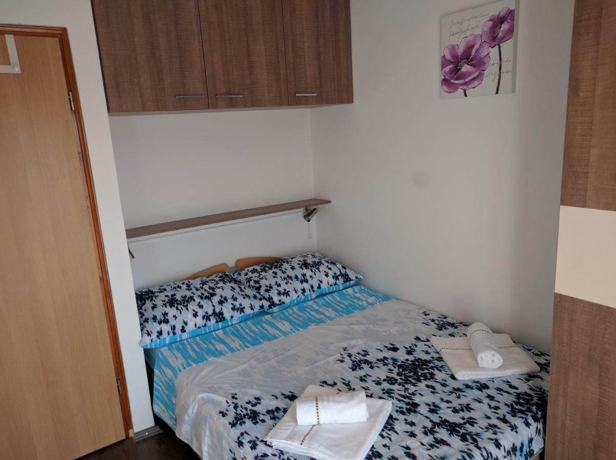 Apartmani Deak Vir Esterno foto